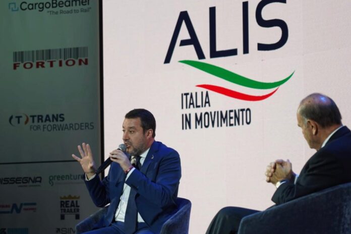 Salvini alis vespa